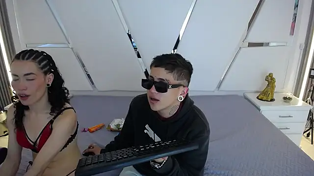 oblivionlove online show from July 28, 9:58 pm