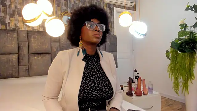 Snapshot of LolaJenkinss chatting on October 3, 3:25 am LolaJenkinss online show from October 3, 3:25 am