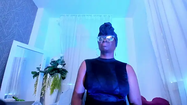 Snapshot of LolaJenkinss chatting on October 15, 1:22 pm LolaJenkinss online show from October 15, 1:22 pm