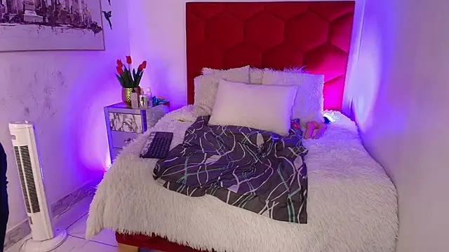 Snapshot of EvaGoddess_ chatting on November 30, 3:05 pm EvaGoddess online show from November 30, 3:05 pm