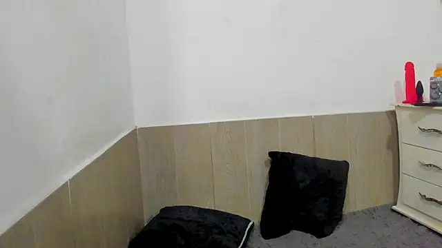 Snapshot of Amun_obsidian chatting on October 23, 12:37 pm Amun obsidian online show from October 23, 12:37 pm