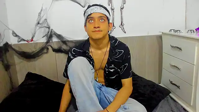 Snapshot of Amun_obsidian chatting on October 24, 12:12 pm Amun obsidian online show from October 24, 12:12 pm