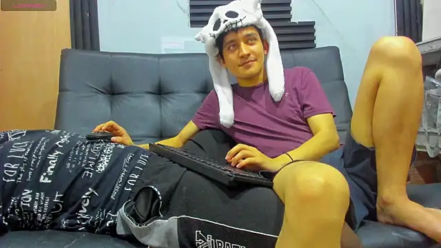 Snapshot of Amun_obsidian chatting on November 7, 12:27 pm Amun obsidian online show from November 7, 12:27 pm