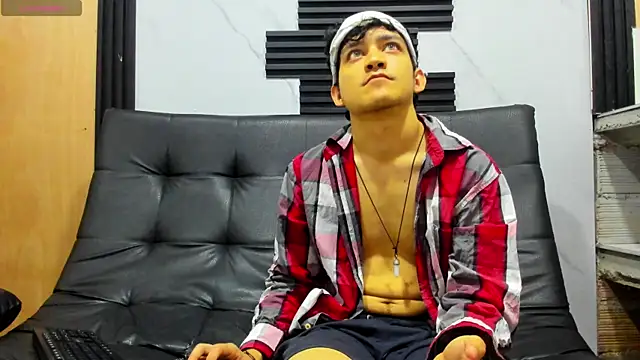 Snapshot of Amun_obsidian chatting on November 11, 12:05 pm Amun obsidian online show from November 11, 12:05 pm