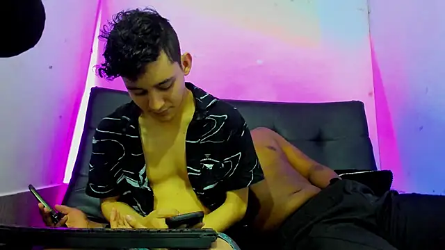 Snapshot of Amun_obsidian chatting on December 4, 9:29 am Amun obsidian online show from December 4, 9:29 am