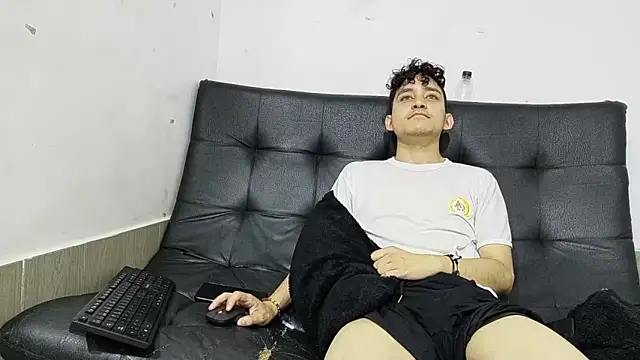 Snapshot of Amun_obsidian chatting on December 14, 9:14 am Amun obsidian online show from December 14, 9:14 am