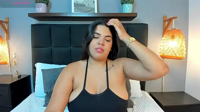 daniela crozee  online show from October 4, 2:20 am