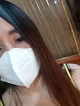 Snapshot of zuzuuLy chatting on October 19, 4:18 pm zuzuuLy online show from October 19, 4:18 pm