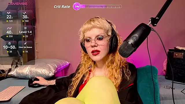 Snapshot of tacodeluxxxe chatting on November 13, 4:50 pm tacodeluxxxe online show from November 13, 4:50 pm