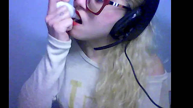 BlondieTami online show from October 10, 5:01 pm