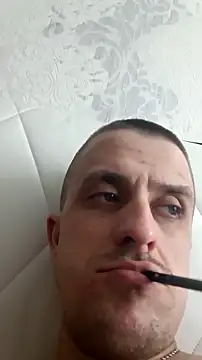 Adidas7217 online show from February 6, 9:45 am