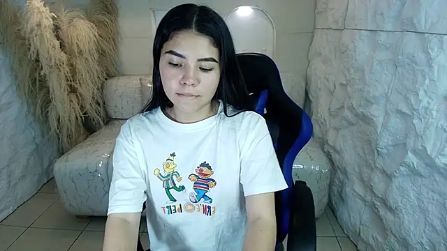 ambarina r online show from September 26, 3:10 am