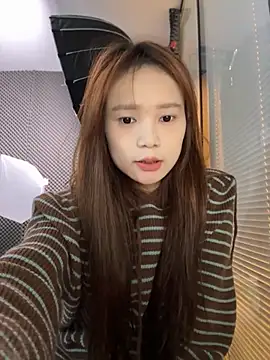 YY-27 online show from October 28, 5:11 am