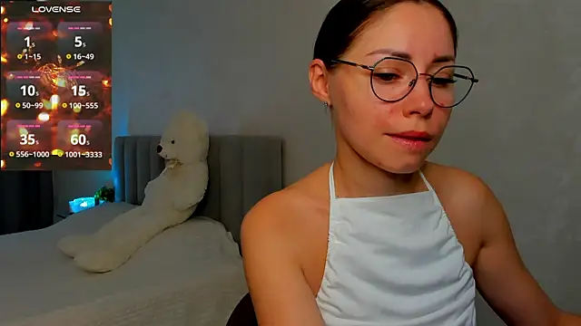Snapshot of fun_nd_bun chatting on July 18, 2:38 am fun nd bun online show from July 18, 2:38 am
