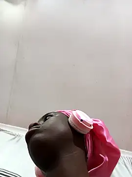 Snapshot of BlackPearl_19 chatting on February 24, 9:24 pm BlackPearl 19 online show from February 24, 9:24 pm