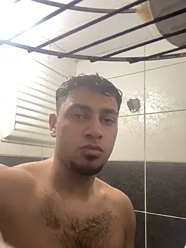 Snapshot of astoperaa chatting on December 17, 8:15 pm astoperaa online show from December 17, 8:15 pm