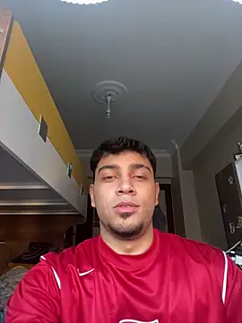 Snapshot of astoperaa chatting on December 18, 1:39 pm astoperaa online show from December 18, 1:39 pm