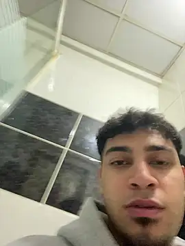 Snapshot of astoperaa chatting on February 5, 4:33 pm astoperaa online show from February 5, 4:33 pm