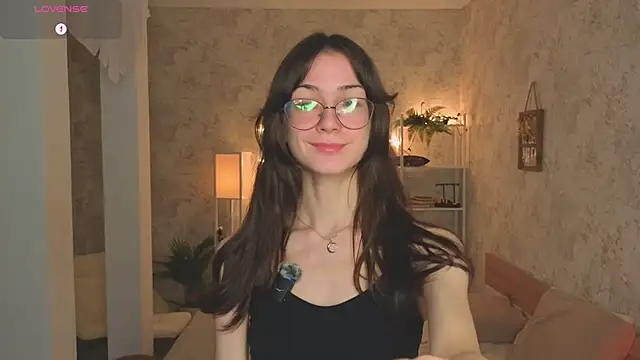 ReneeLippeatt online show from November 5, 7:25 pm