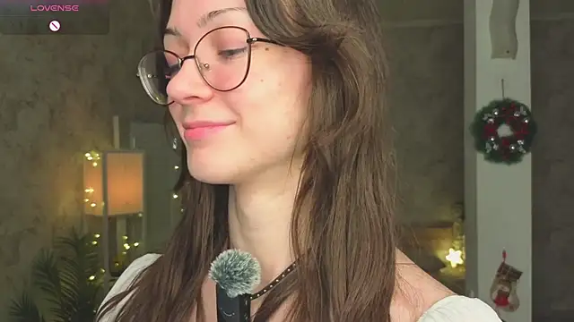 ReneeLippeatt online show from January 7, 7:27 pm