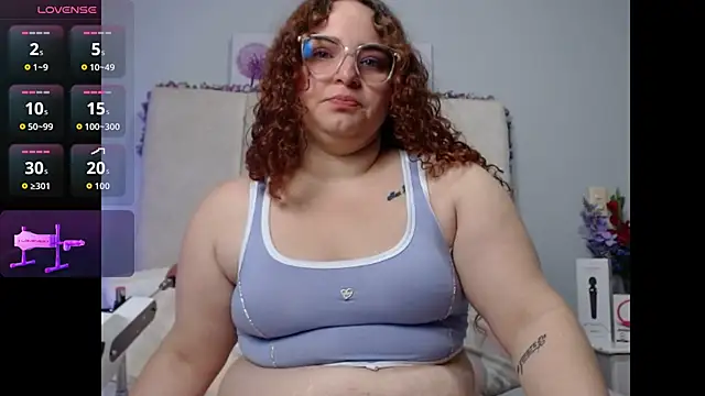 AmandaaWats online show from October 9, 7:34 pm