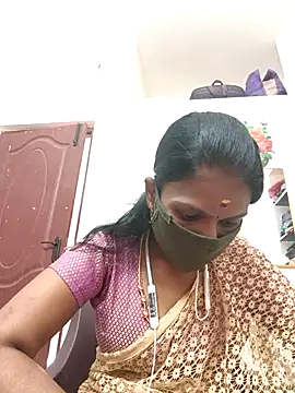 Snapshot of Tamil_Yalini12 chatting on February 25, 7:07 am Tamil Yalini12 online show from February 25, 7:07 am