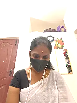 Snapshot of Tamil_Yalini12 chatting on March 15, 1:50 pm Tamil Yalini12 online show from March 15, 1:50 pm