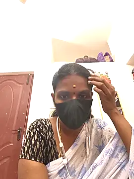 Snapshot of Tamil_Yalini12 chatting on March 17, 5:33 am Tamil Yalini12 online show from March 17, 5:33 am