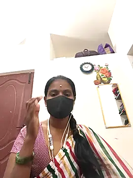 Snapshot of Tamil_Yalini12 chatting on March 19, 4:33 pm Tamil Yalini12 online show from March 19, 4:33 pm