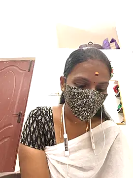 Snapshot of Tamil_Yalini12 chatting on March 24, 2:55 pm Tamil Yalini12 online show from March 24, 2:55 pm