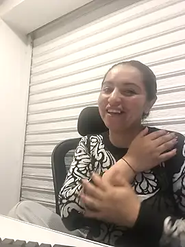 Snapshot of Alisson_Stonee chatting on February 1, 6:06 pm Alisson Stonee online show from February 1, 6:06 pm