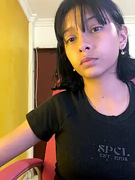 xoxo milk online show from January 9, 8:32 pm