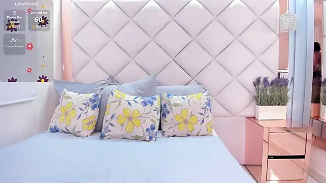 carlafontaine online show from October 22, 5:13 pm