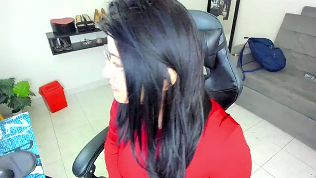 Snapshot of Miel_82 chatting on November 4, 12:15 pm Miel 82 online show from November 4, 12:15 pm