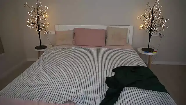 AlinaLiii online show from November 18, 3:05 pm