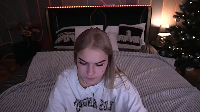 AlinaLiii online show from January 12, 3:01 am