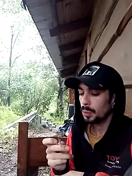 Snapshot of -Axelconda420 chatting on April 2, 3:09 pm -Axelconda420 online show from April 2, 3:09 pm