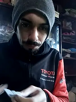 Snapshot of -Axelconda420 chatting on April 11, 9:30 pm -Axelconda420 online show from April 11, 9:30 pm