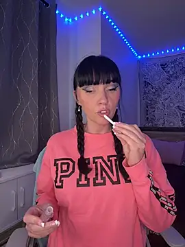 MaciiMayy online show from June 29, 11:27 pm
