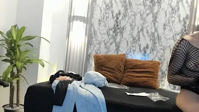 Snapshot of Dulcinea_2 chatting on October 21, 7:03 pm Dulcinea 2 online show from October 21, 7:03 pm