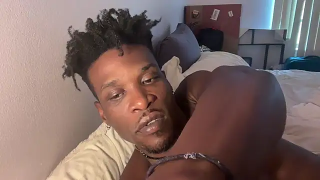 Snapshot of MrDaddyBlackNi9e chatting on October 9, 7:34 pm MrDaddyBlackNi9e online show from October 9, 7:34 pm