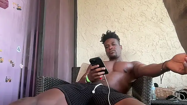 Snapshot of MrDaddyBlackNi9e chatting on October 27, 11:58 am MrDaddyBlackNi9e online show from October 27, 11:58 am