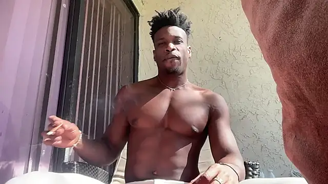 Snapshot of MrDaddyBlackNi9e chatting on October 30, 3:35 pm MrDaddyBlackNi9e online show from October 30, 3:35 pm