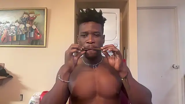 Snapshot of MrDaddyBlackNi9e chatting on December 2, 12:21 pm MrDaddyBlackNi9e online show from December 2, 12:21 pm