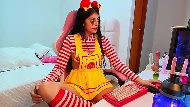 Snapshot of Julieta_Rose19 chatting on November 1, 4:03 am Julieta Rose19 online show from November 1, 4:03 am