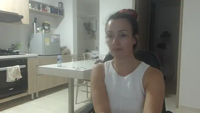 LovePaula online show from May 31, 11:50 pm