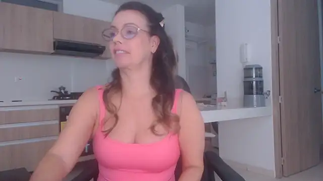 LovePaula online show from June 21, 11:57 am