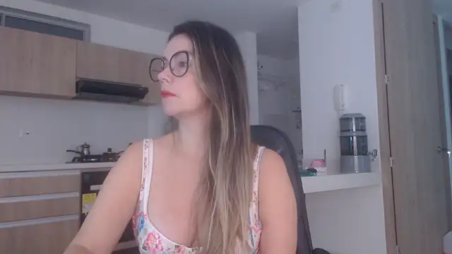 LovePaula online show from July 9, 12:31 pm