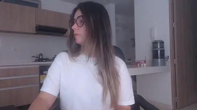 LovePaula online show from July 19, 1:31 am
