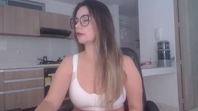 LovePaula online show from July 22, 11:57 am